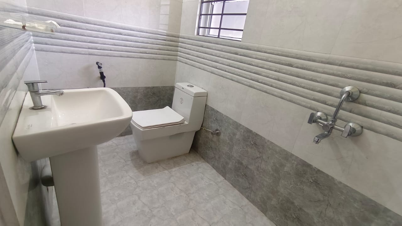 Unfurnished 2bhk in Punjabari for Rent